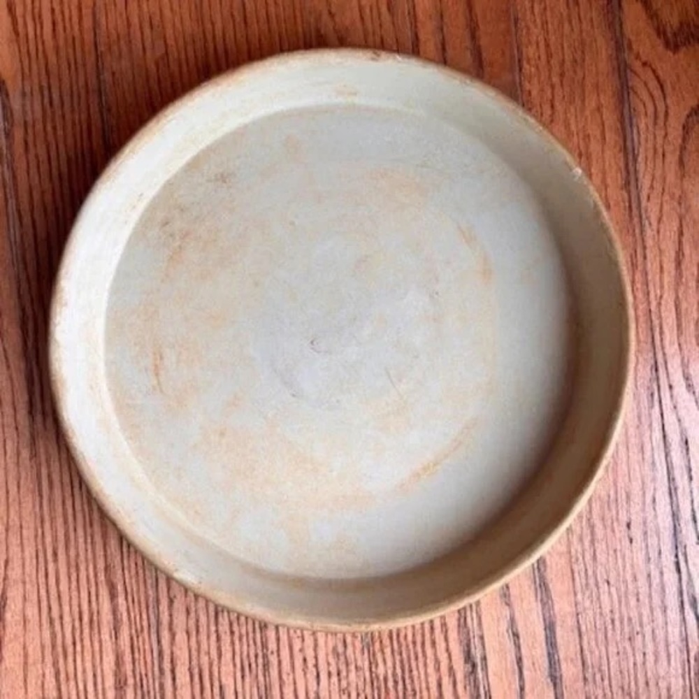 Pampered Chef Beige Ceramic Serving Plate